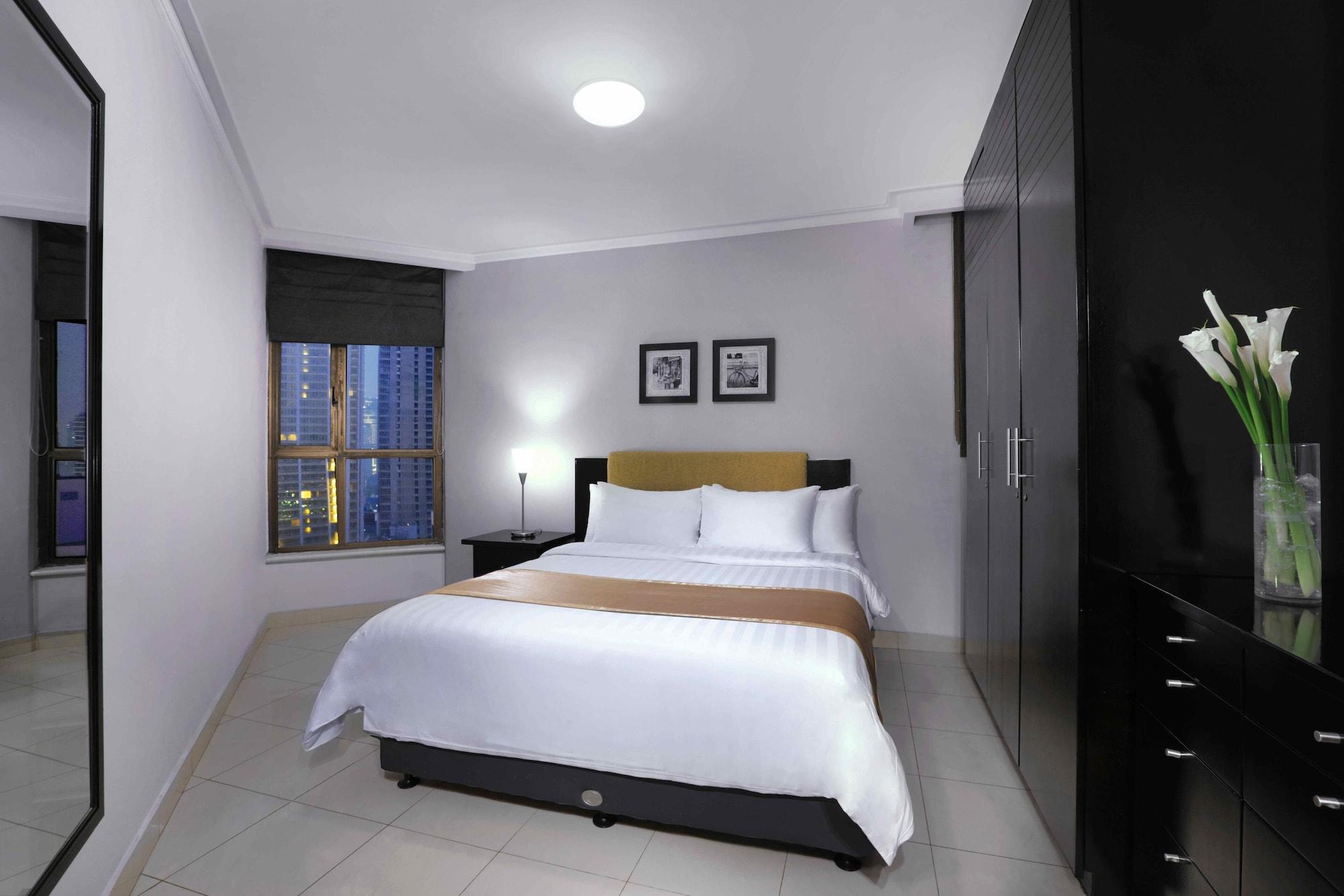 Horison Ultima Suite & Residences Rasuna Джакарта Экстерьер фото
