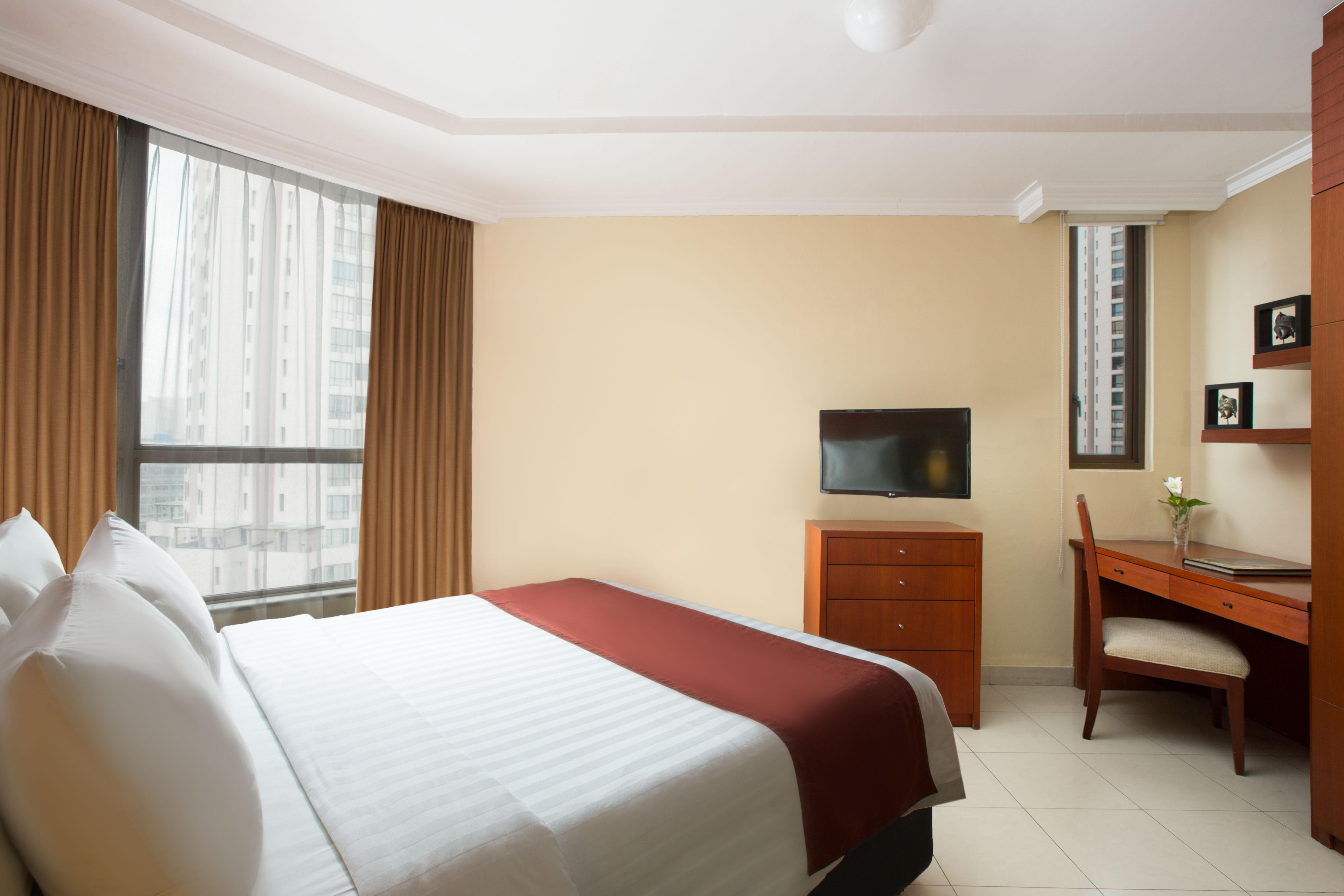 Horison Ultima Suite & Residences Rasuna Джакарта Экстерьер фото